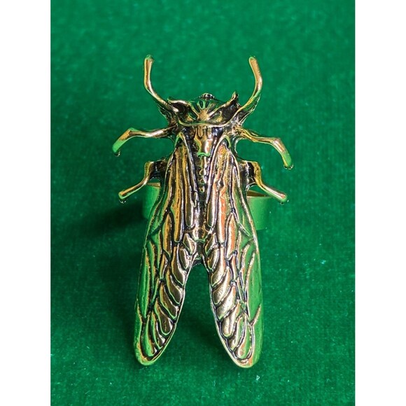 Jewelry - NEW Adjustable cicada statement ring in goldtone Gothic witchy insect jewelry